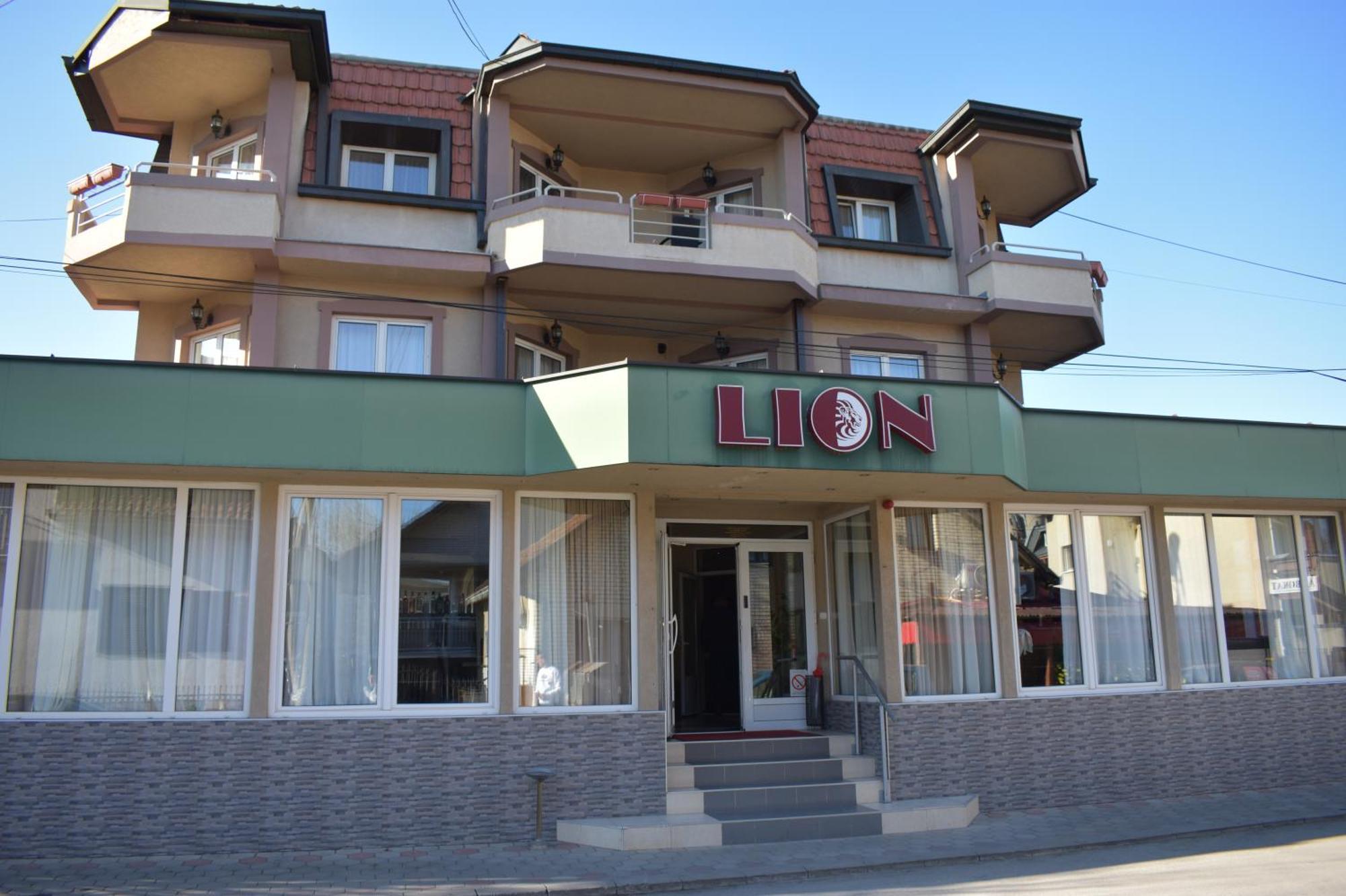 Garni Hotel Lion Jagodina Ngoại thất bức ảnh