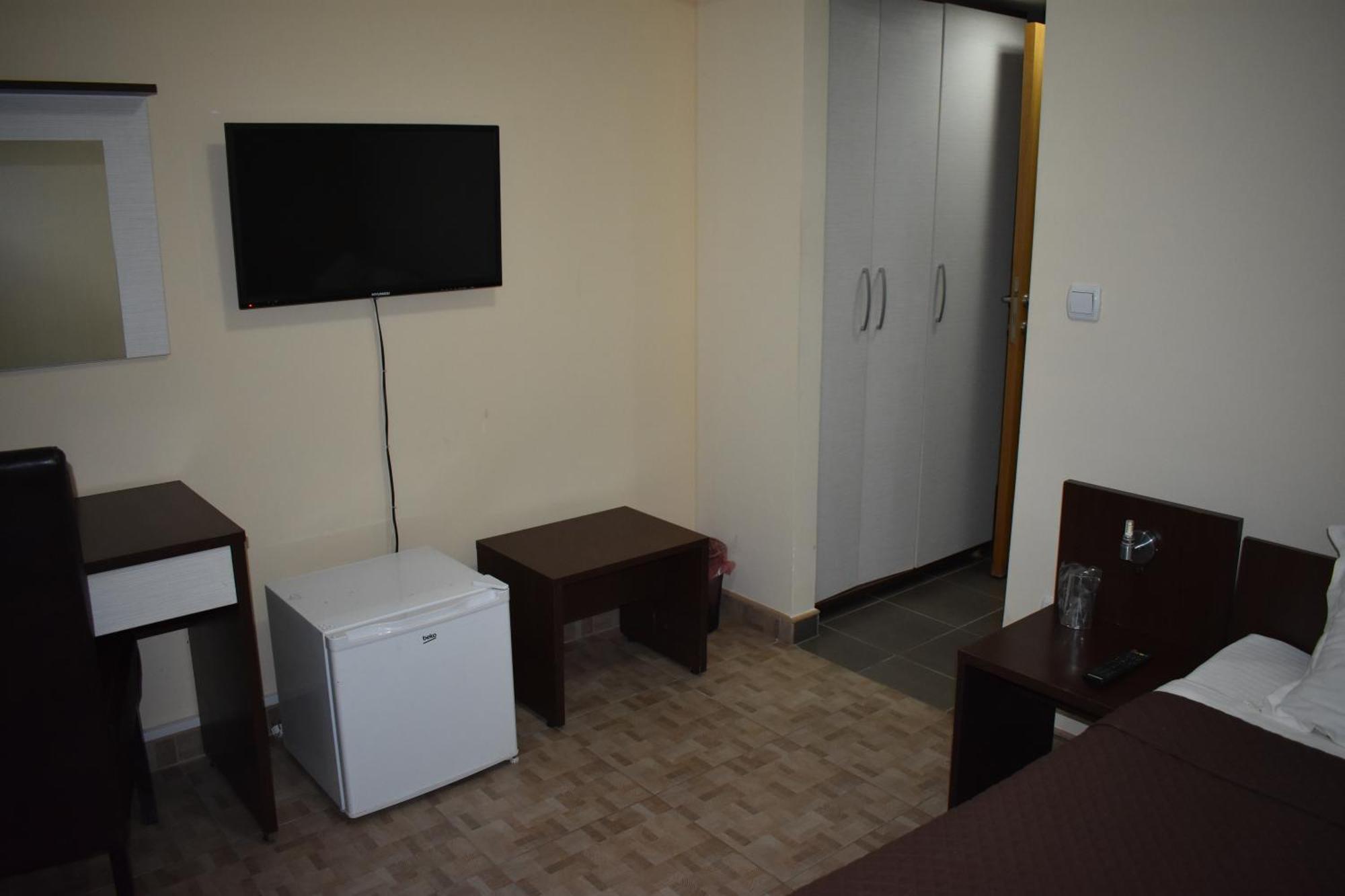 Garni Hotel Lion Jagodina Ngoại thất bức ảnh