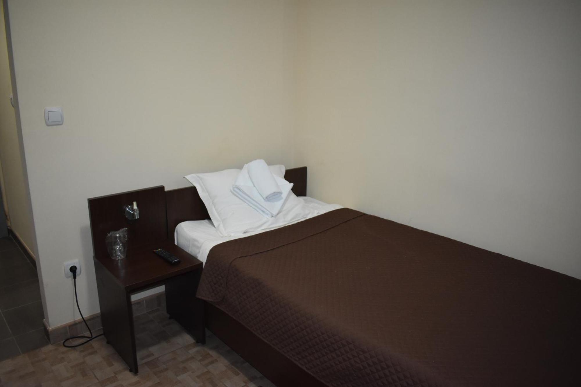 Garni Hotel Lion Jagodina Ngoại thất bức ảnh
