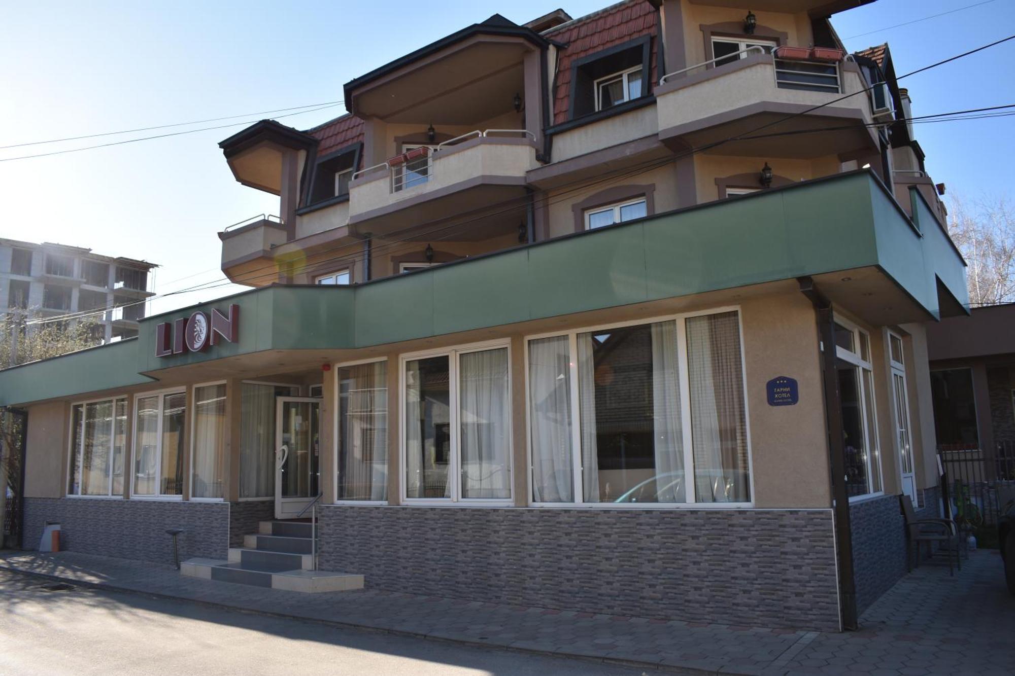 Garni Hotel Lion Jagodina Ngoại thất bức ảnh