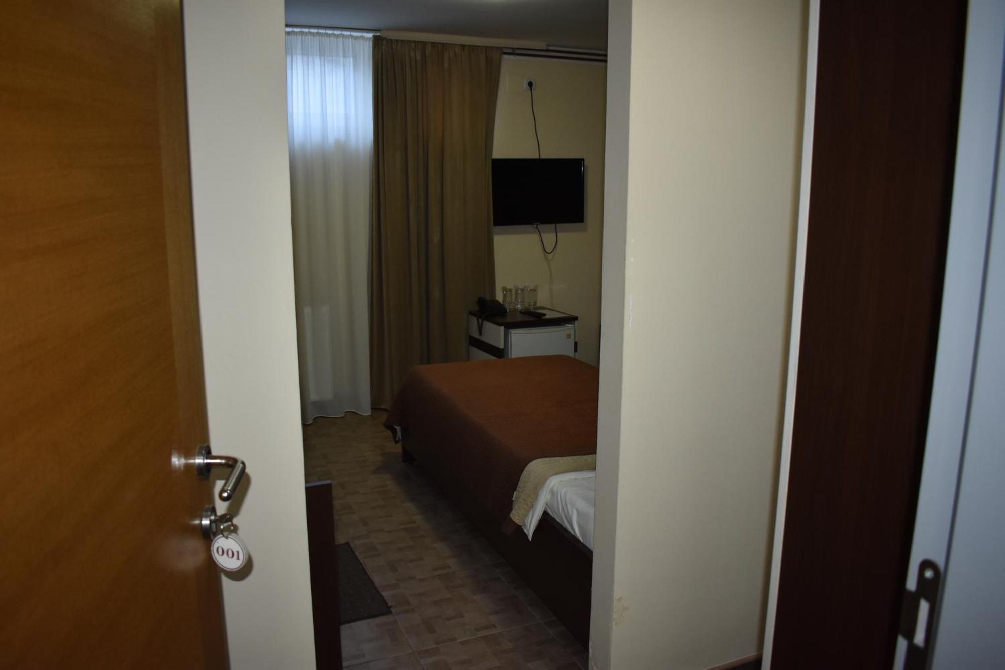 Garni Hotel Lion Jagodina Ngoại thất bức ảnh