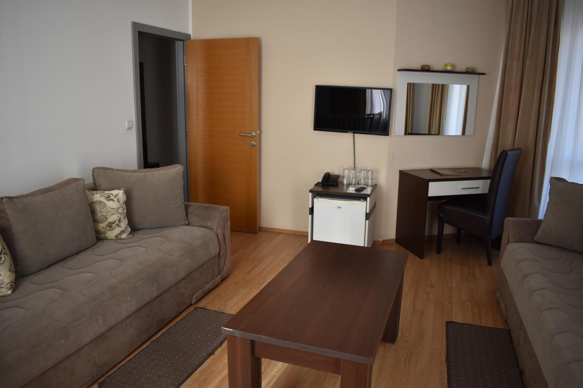 Garni Hotel Lion Jagodina Ngoại thất bức ảnh