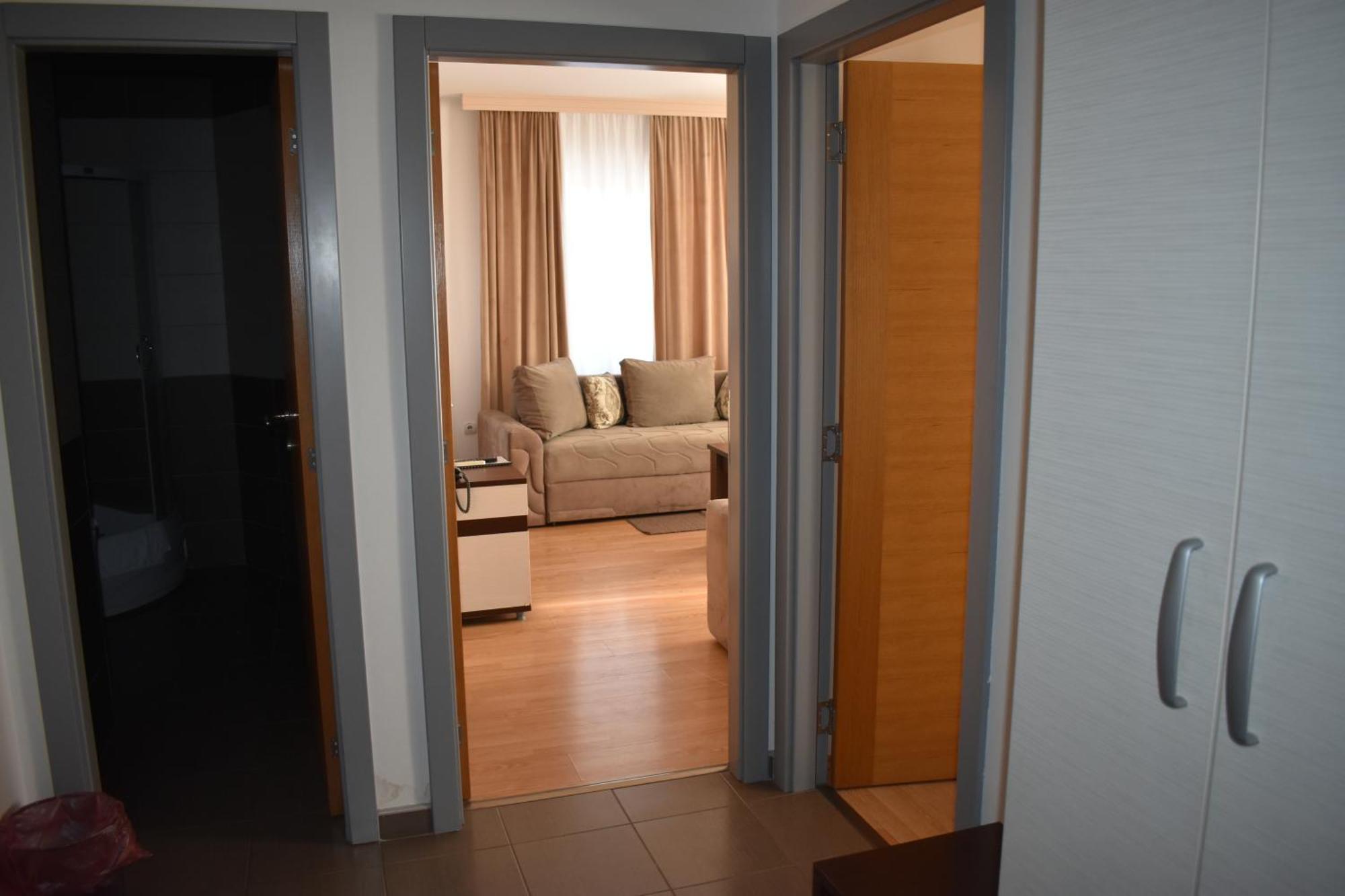 Garni Hotel Lion Jagodina Ngoại thất bức ảnh