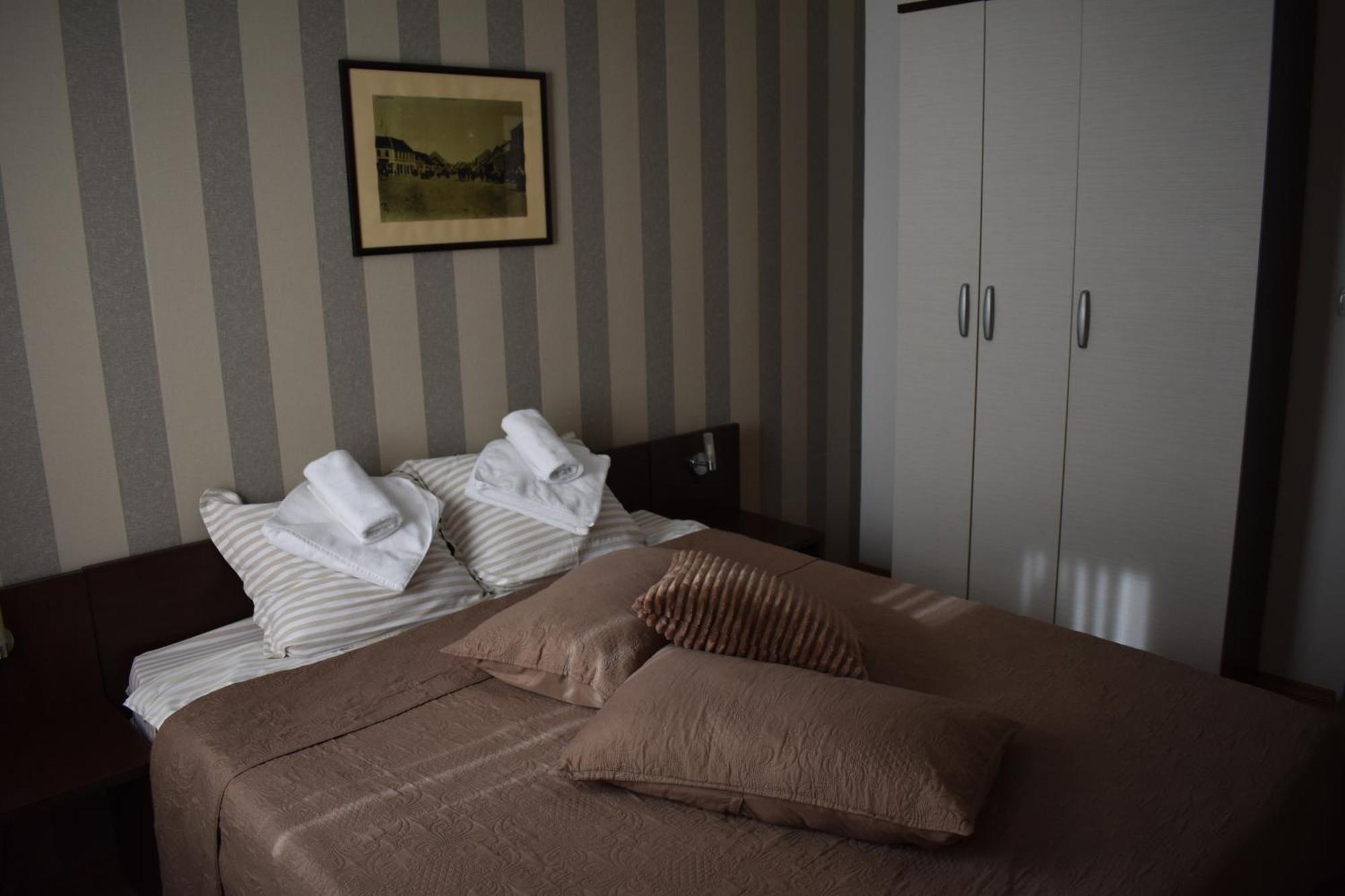 Garni Hotel Lion Jagodina Ngoại thất bức ảnh
