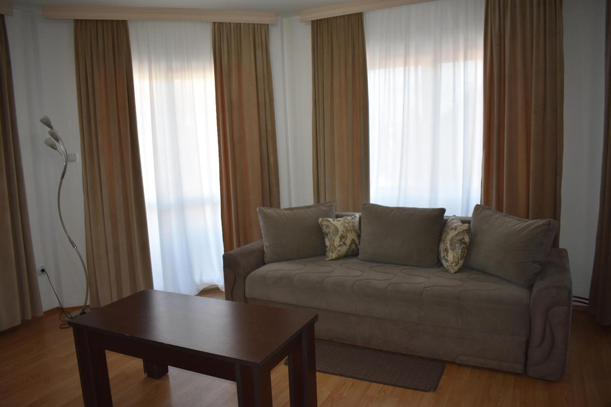 Garni Hotel Lion Jagodina Ngoại thất bức ảnh