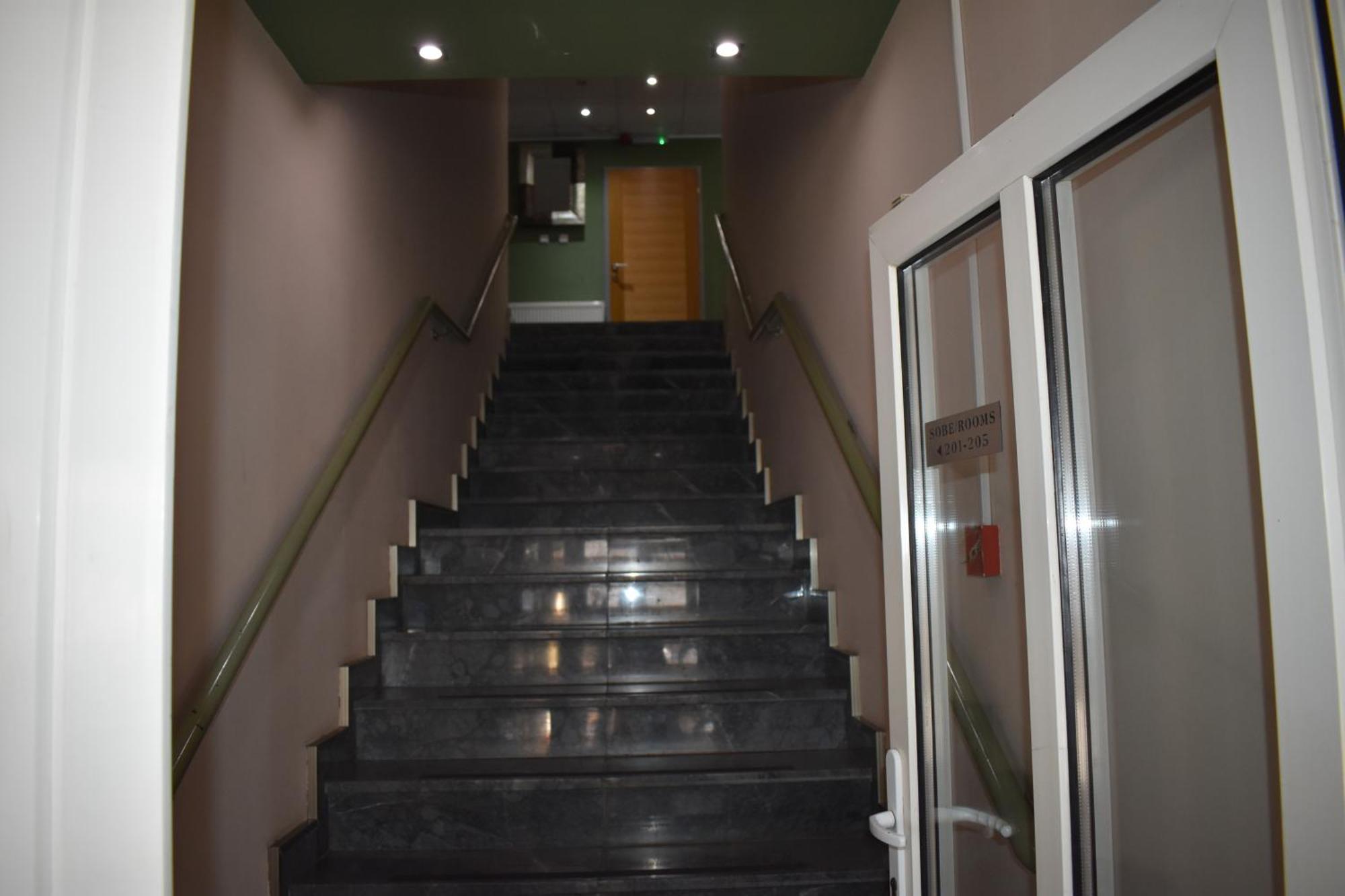 Garni Hotel Lion Jagodina Ngoại thất bức ảnh