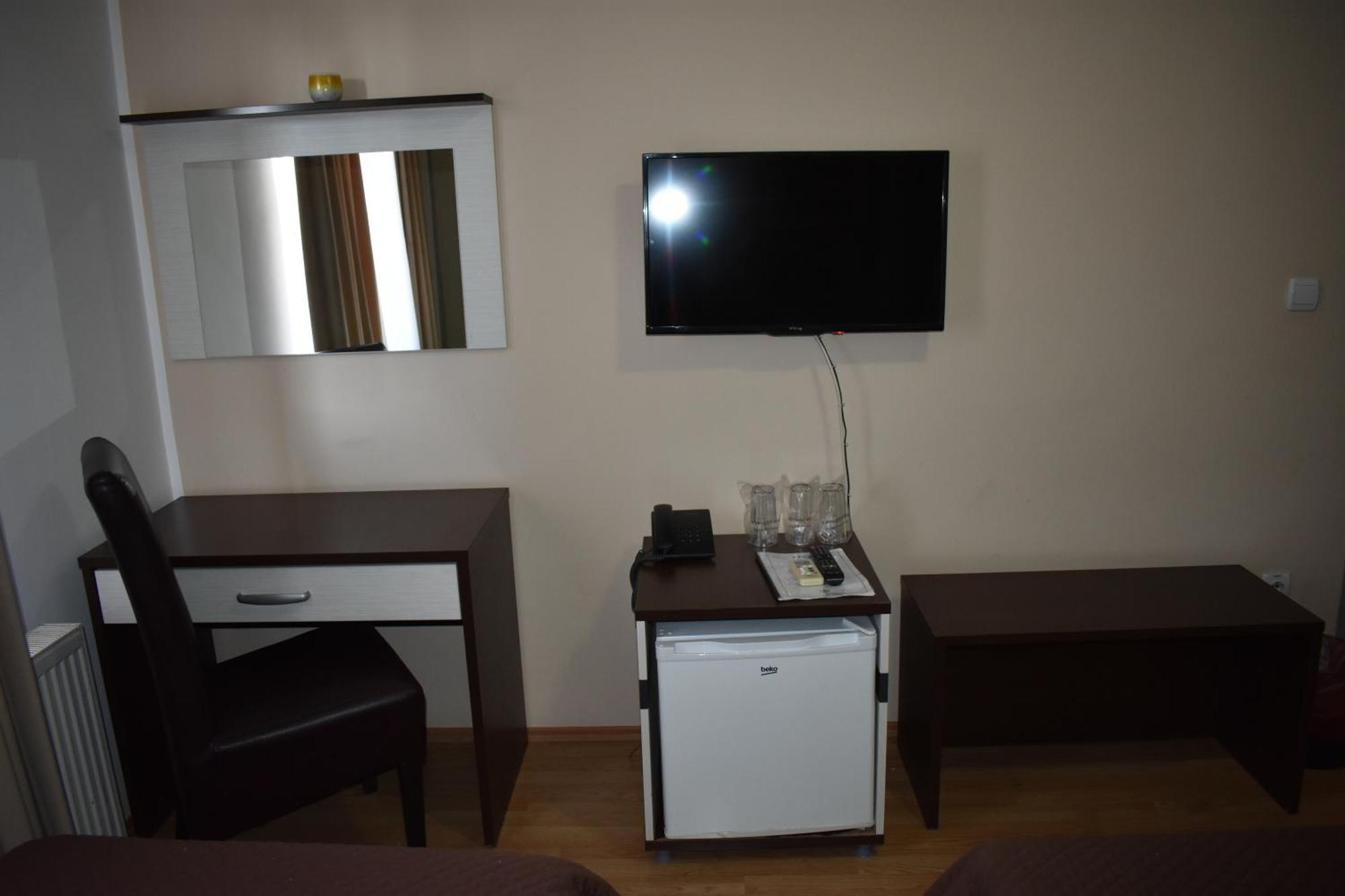 Garni Hotel Lion Jagodina Ngoại thất bức ảnh