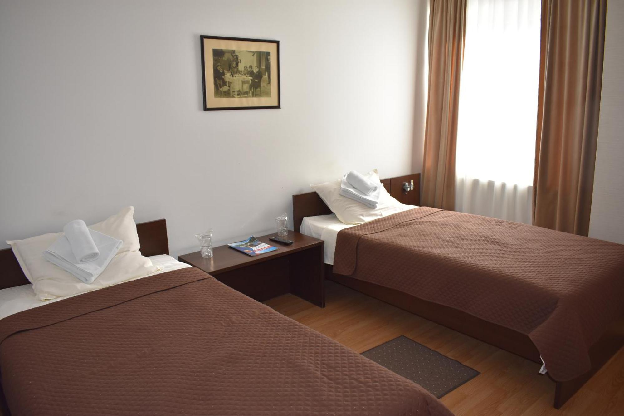 Garni Hotel Lion Jagodina Ngoại thất bức ảnh