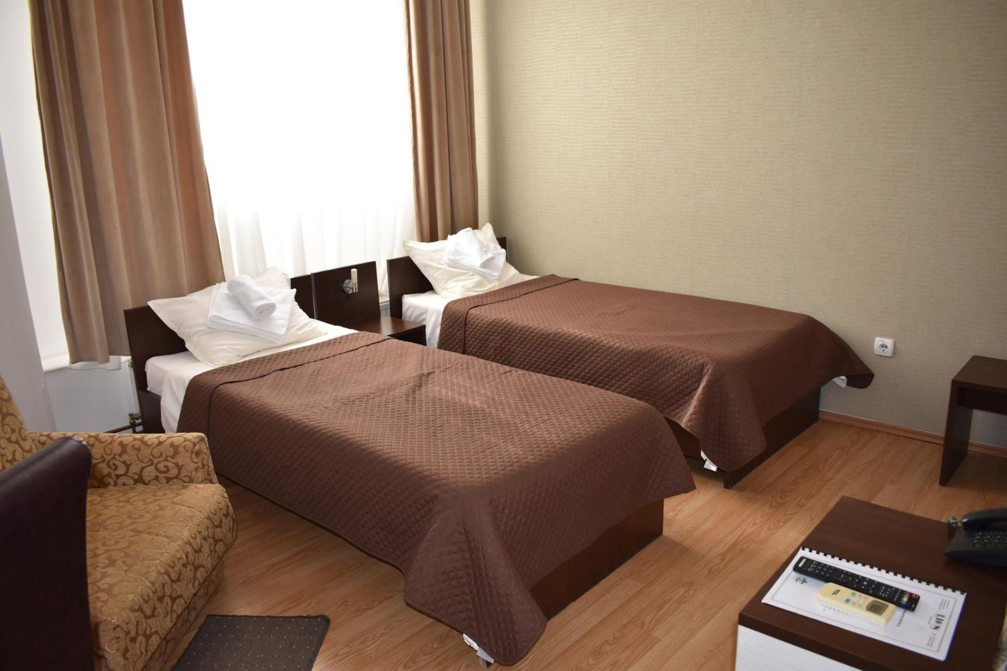 Garni Hotel Lion Jagodina Ngoại thất bức ảnh
