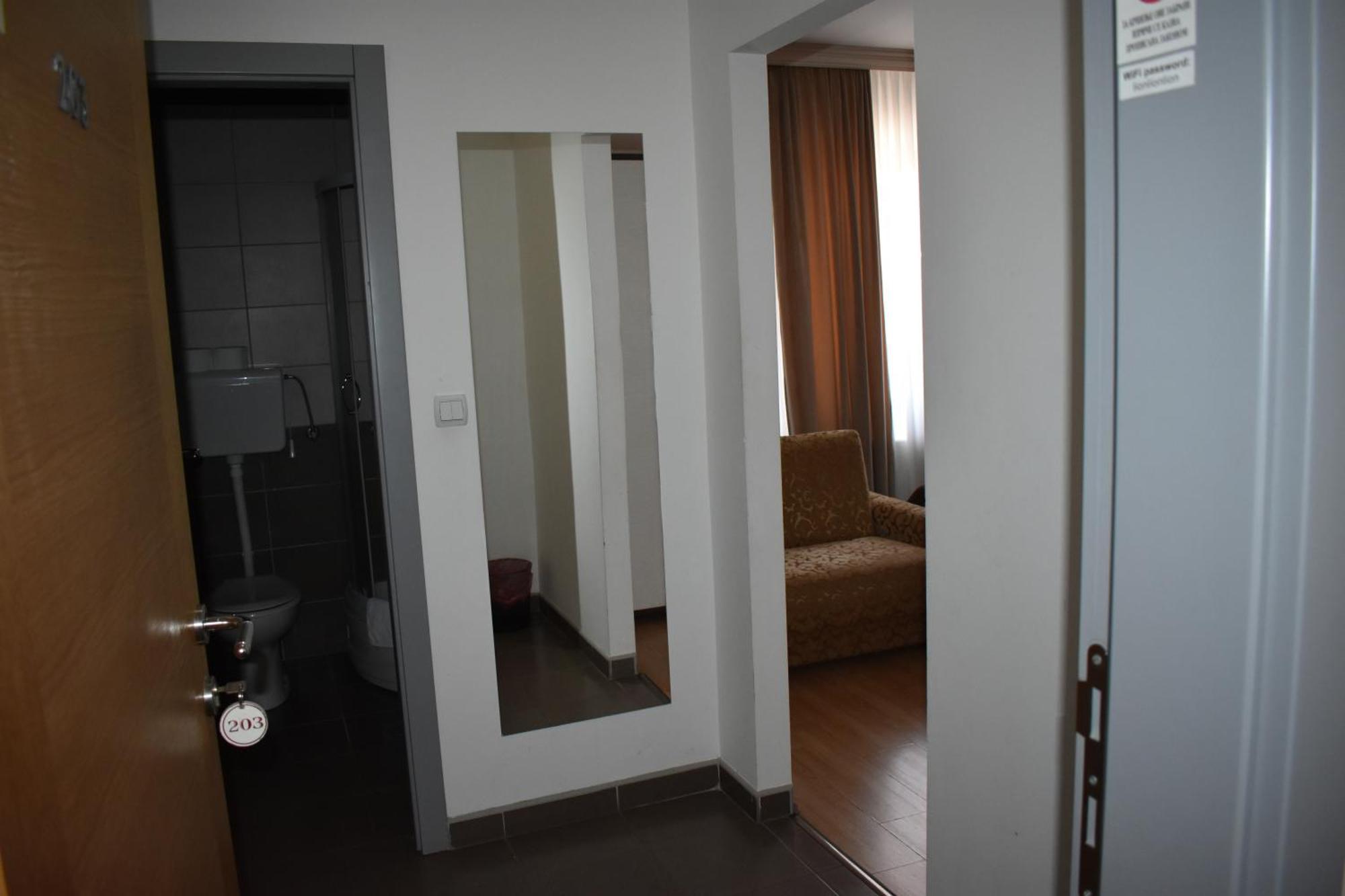 Garni Hotel Lion Jagodina Ngoại thất bức ảnh