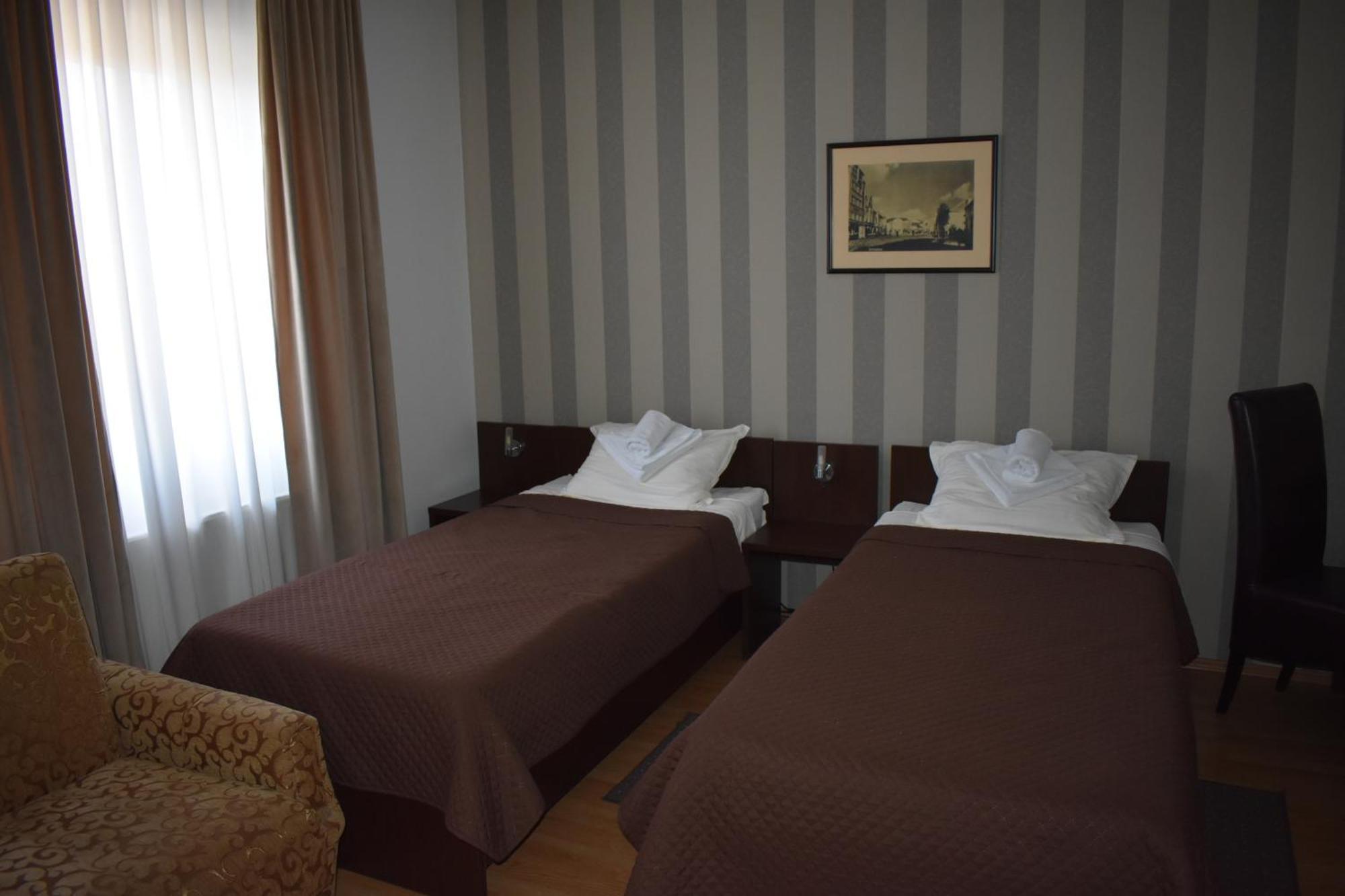 Garni Hotel Lion Jagodina Ngoại thất bức ảnh
