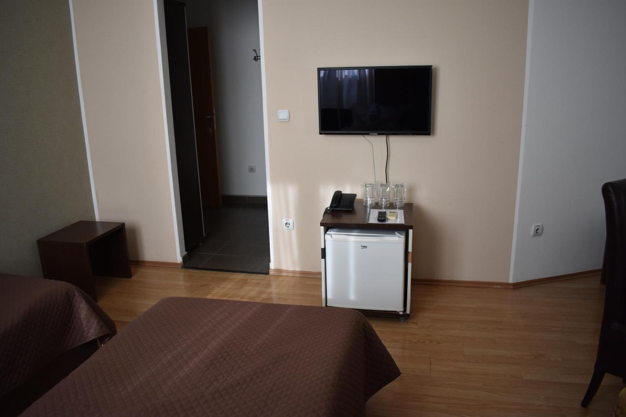 Garni Hotel Lion Jagodina Ngoại thất bức ảnh