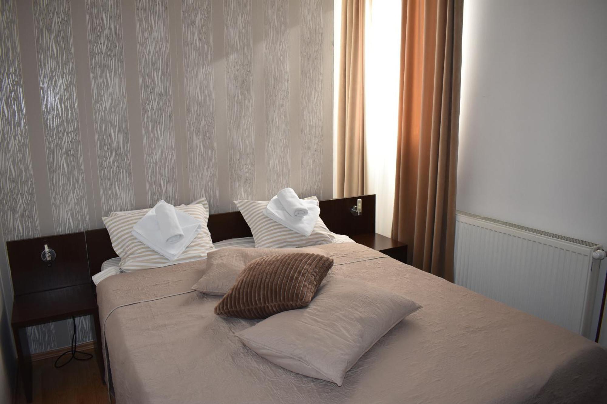 Garni Hotel Lion Jagodina Ngoại thất bức ảnh