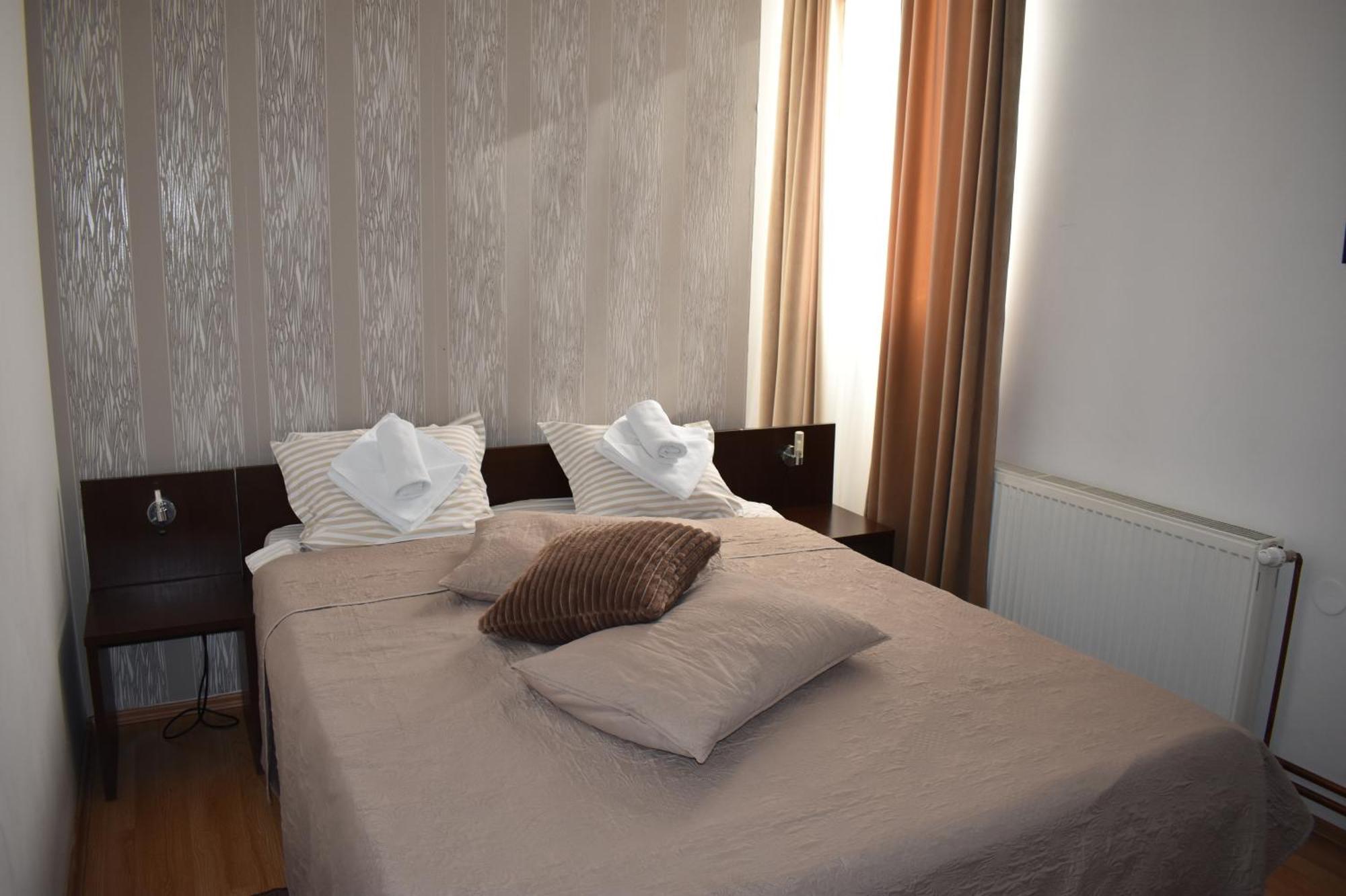 Garni Hotel Lion Jagodina Ngoại thất bức ảnh